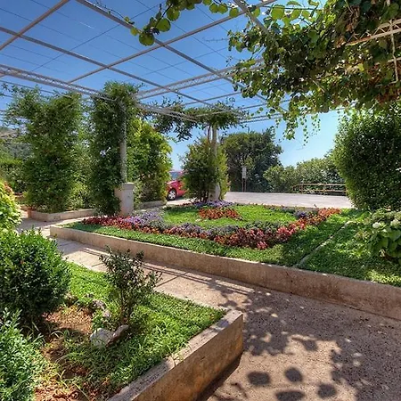 Гостевой дом And With Parking Space Mlini, Dubrovnik - 8835 3*